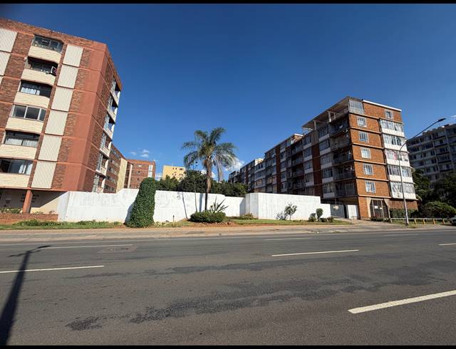 3 BEDROOM APARTMENT FOR SALE IN SUNNYSIDE